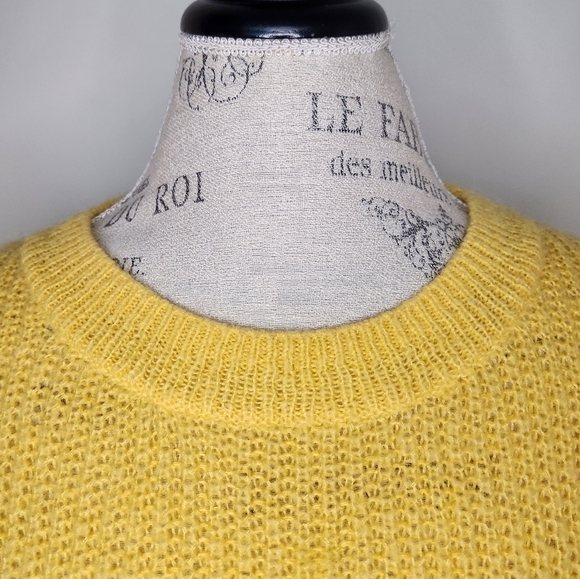 yellow knit sweater - Picture 4 of 7
